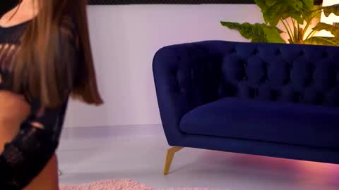 Kyssa online show from November 2025 07:36:01 PM