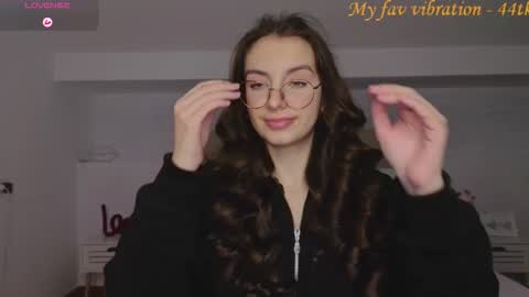 Snapshot of l1ttle_angel__ chatting on November 2025 09:24:02 PM Margo online show from November 2025 09:24:02 PM