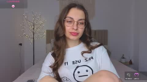 Snapshot of l1ttle_angel__ chatting on November 2025 01:33:02 PM Margo online show from November 2025 01:33:02 PM