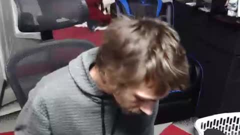 Snapshot of l1v1nth3dr3am chatting on December 2025 10:44:02 AM l1v1nth3dr3am online show from December 2025 10:44:02 AM