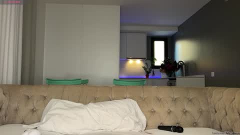 Julie online show from October 2025 07:34:02 AM