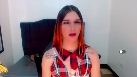 Snapshot of la_ratona_1 chatting on January 2025 10:52:01 PM AriSaray online show from January 2025 10:52:01 PM