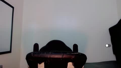 Snapshot of la_ratona_1 chatting on January 2025 09:15:01 PM AriSaray online show from January 2025 09:15:01 PM