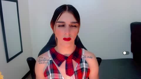 Snapshot of la_ratona_1 chatting on January 2025 12:16:02 AM AriSaray online show from January 2025 12:16:02 AM