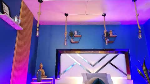 Cris  online show from September 2025 11:55:02 AM