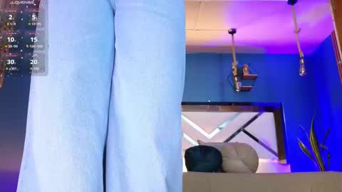 Cris  online show from September 2025 12:07:01 PM