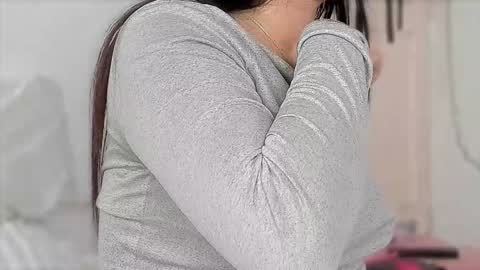 Snapshot of laauuuu chatting on October 2025 02:52:02 PM Lau online show from October 2025 02:52:02 PM