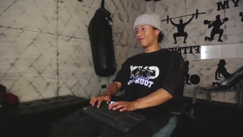 Snapshot of labrinthteasing chatting on September 2025 08:36:01 PM labrinthteasing online show from September 2025 08:36:01 PM