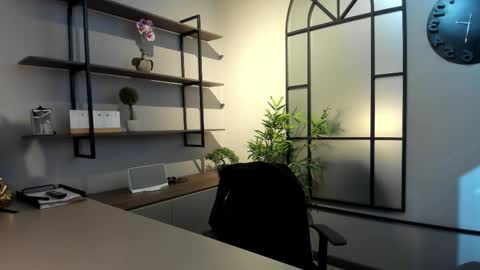 Snapshot of labrinthteasing chatting on October 2025 12:04:02 PM labrinthteasing online show from October 2025 12:04:02 PM