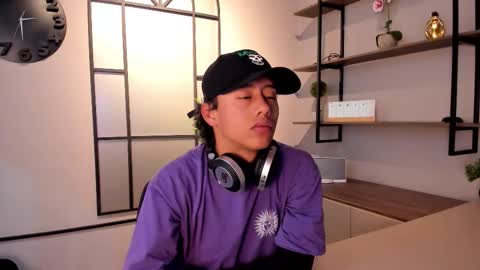 Snapshot of labrinthteasing chatting on October 2025 12:19:02 PM labrinthteasing online show from October 2025 12:19:02 PM