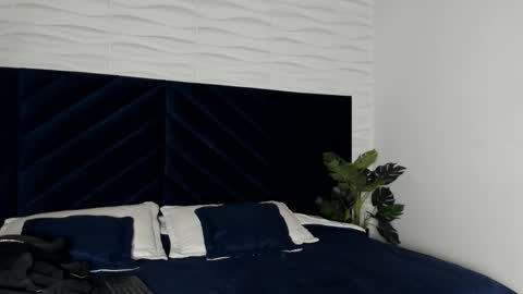 Snapshot of labrinthteasing chatting on November 2025 12:16:02 PM labrinthteasing online show from November 2025 12:16:02 PM