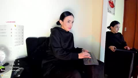 Snapshot of lace_victoria chatting on December 2025 11:36:02 PM lace_victoria online show from December 2025 11:36:02 PM