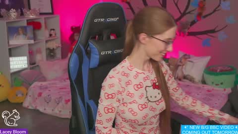 Lacey Bloom online show from February 2025 02:33:01 AM