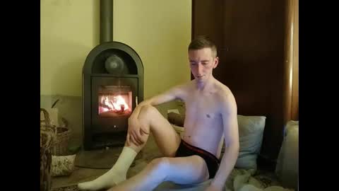 Lee Kinnon online show from December 2025 08:27:01 PM