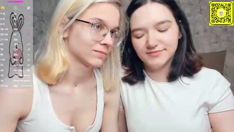 Violet and Isabel online show from July 2026 07:05:02 PM