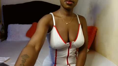 Snapshot of ladasha_montaz chatting on January 2026 07:37:02 PM ladasha online show from January 2026 07:37:02 PM