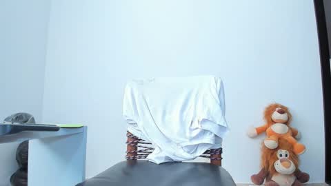 Snapshot of ladenandjuan chatting on February 2025 05:22:01 PM Laden And Juan online show from February 2025 05:22:01 PM