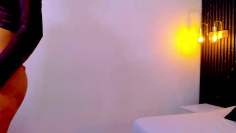 Lady  online show from April 2026 06:10:01 PM