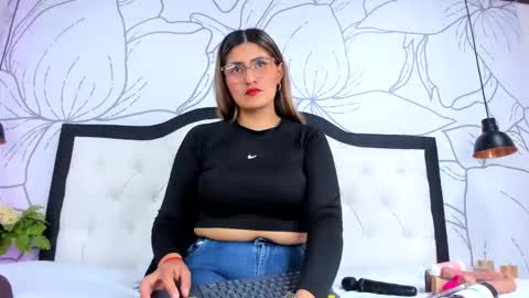 LADY  online show from February 2026 02:07:03 AM