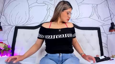 LADY  online show from March 2026 02:17:01 AM