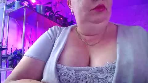 Lady Gloria online show from October 2025 02:35:02 PM