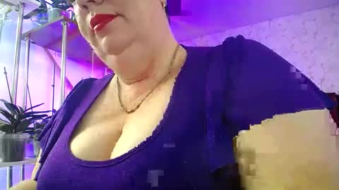 Lady Gloria online show from November 2025 07:07:01 AM