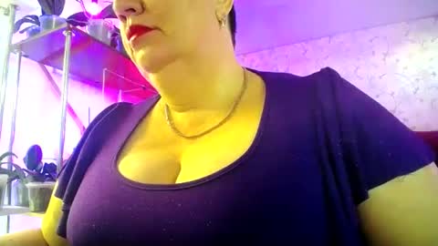 Snapshot of lady_gloria chatting on June 2026 04:53:02 AM Lady Gloria online show from June 2026 04:53:02 AM
