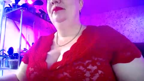 Snapshot of lady_gloria chatting on June 2026 05:05:01 AM Lady Gloria online show from June 2026 05:05:01 AM