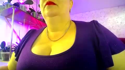 Snapshot of lady_gloria chatting on June 2026 06:41:01 AM Lady Gloria online show from June 2026 06:41:01 AM
