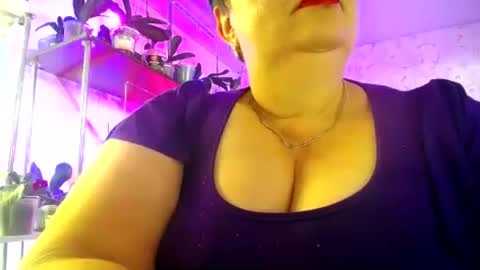 Snapshot of lady_gloria chatting on July 2026 05:46:01 AM Lady Gloria online show from July 2026 05:46:01 AM