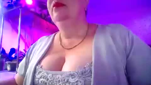 Snapshot of lady_gloria chatting on July 2026 07:01:01 AM Lady Gloria online show from July 2026 07:01:01 AM