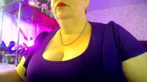 Snapshot of lady_gloria chatting on July 2026 08:31:01 AM Lady Gloria online show from July 2026 08:31:01 AM