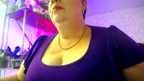Snapshot of lady_gloria chatting on July 2026 11:34:01 AM Lady Gloria online show from July 2026 11:34:01 AM