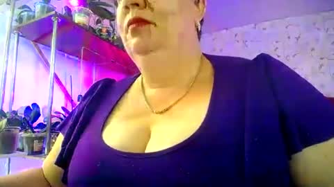 Snapshot of lady_gloria chatting on July 2026 11:45:02 AM Lady Gloria online show from July 2026 11:45:02 AM