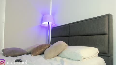 Snapshot of lady_ni chatting on January 2025 01:02:01 PM 700 1300 -5 online show from January 2025 01:02:01 PM