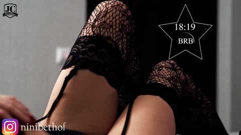 Snapshot of lady_ni chatting on March 2025 04:44:01 PM 700 1300 -5 online show from March 2025 04:44:01 PM