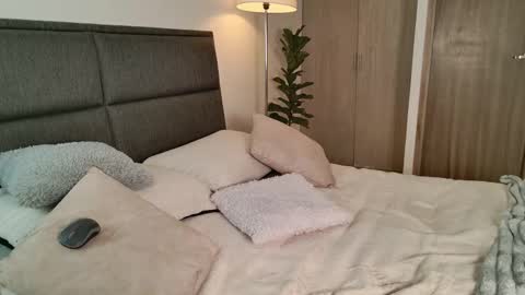    700  1300 -5 online show from February 2026 12:54:01 PM