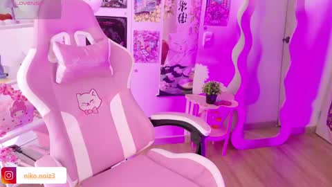 Lady  online show from April 2026 08:58:02 PM