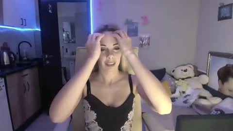 Snapshot of lady_smile69 chatting on November 2025 02:10:01 PM lady_smile69 online show from November 2025 02:10:01 PM