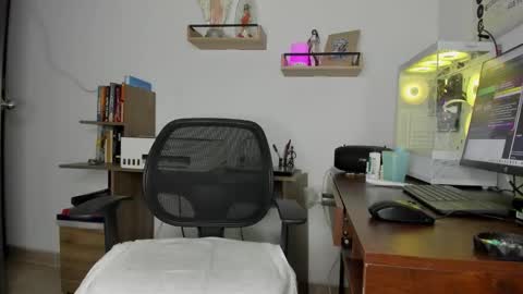 Sophie   online show from September 2025 08:32:02 PM