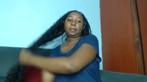 Snapshot of lady_twerky chatting on December 2024 10:19:02 AM Maya online show from December 2024 10:19:02 AM