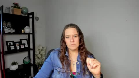 Snapshot of ladyalessa chatting on June 2026 05:32:02 AM ALESSA online show from June 2026 05:32:02 AM