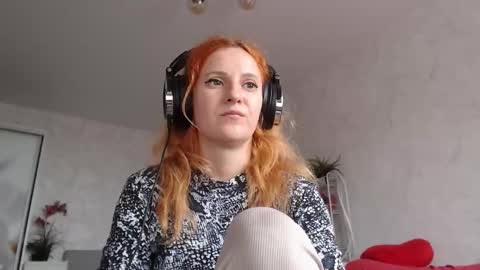 Sima Ladybigsmile online show from November 2025 06:57:01 AM