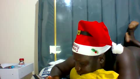 lindah32 online show from December 2024 08:17:02 PM