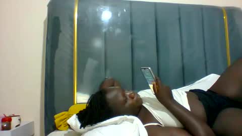 lindah32 online show from December 2024 08:58:02 PM