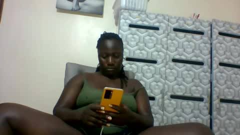 lindah32 online show from January 2025 05:20:01 PM