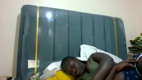 lindah32 online show from February 2025 04:13:02 PM