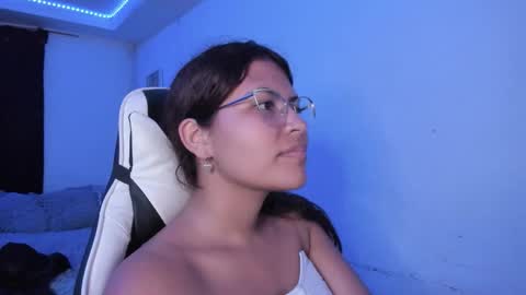  Lady  online show from November 2025 02:32:02 AM