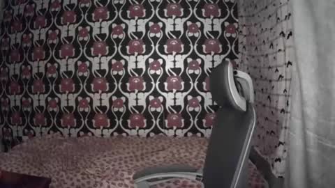 hugbug online show from January 2025 02:02:01 AM