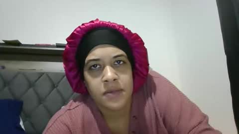 Stephanie online show from February 2025 06:00:01 AM